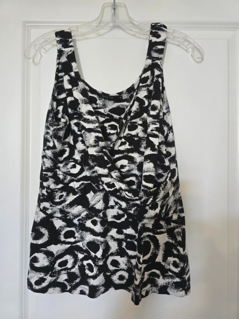 Lady's dressy sleeveless v-neck top